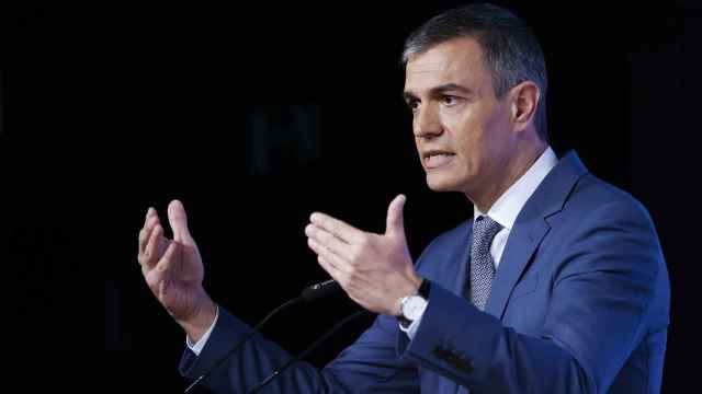 El presidente del Gobierno, Pedro Sánchez, durante la clausura de la asamblea de Cepes.