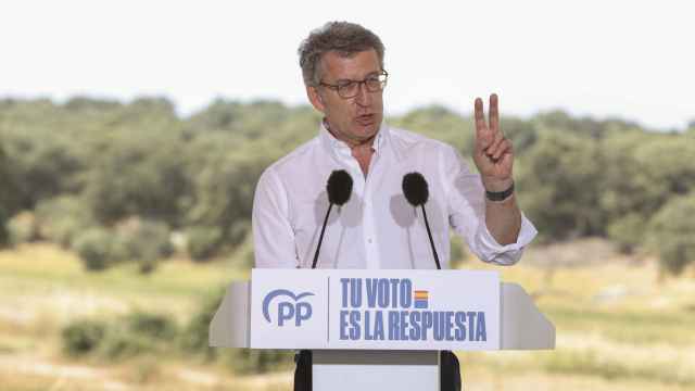 El presidente del PP, Alberto Núñez Feijóo, en un acto de campaña en Extremadura.