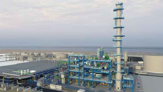 Montaje de la nueva fábrica de IPA en Palos de la Frontera (Huelva).