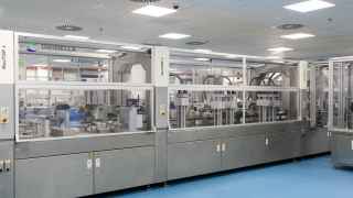 Línea de producción de la planta biotecnológica de Pfizer en San Sebastián de los Reyes (Madrid).