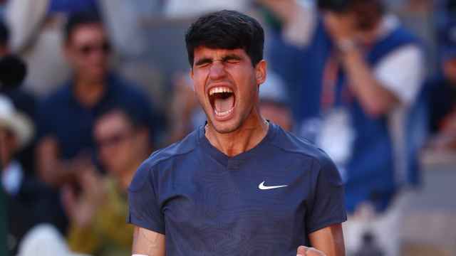 Carlos Alcaraz celebra su pase a la final de Roland Garros