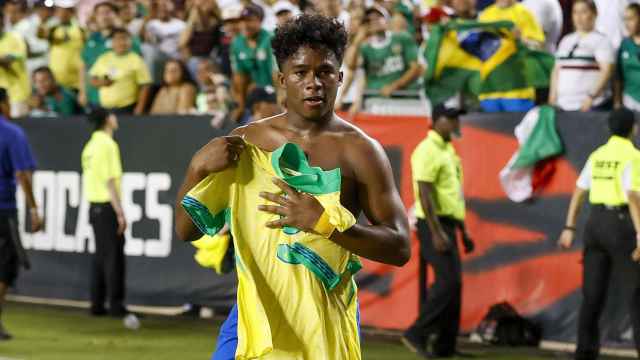 Endrick celebra su gol ante México.