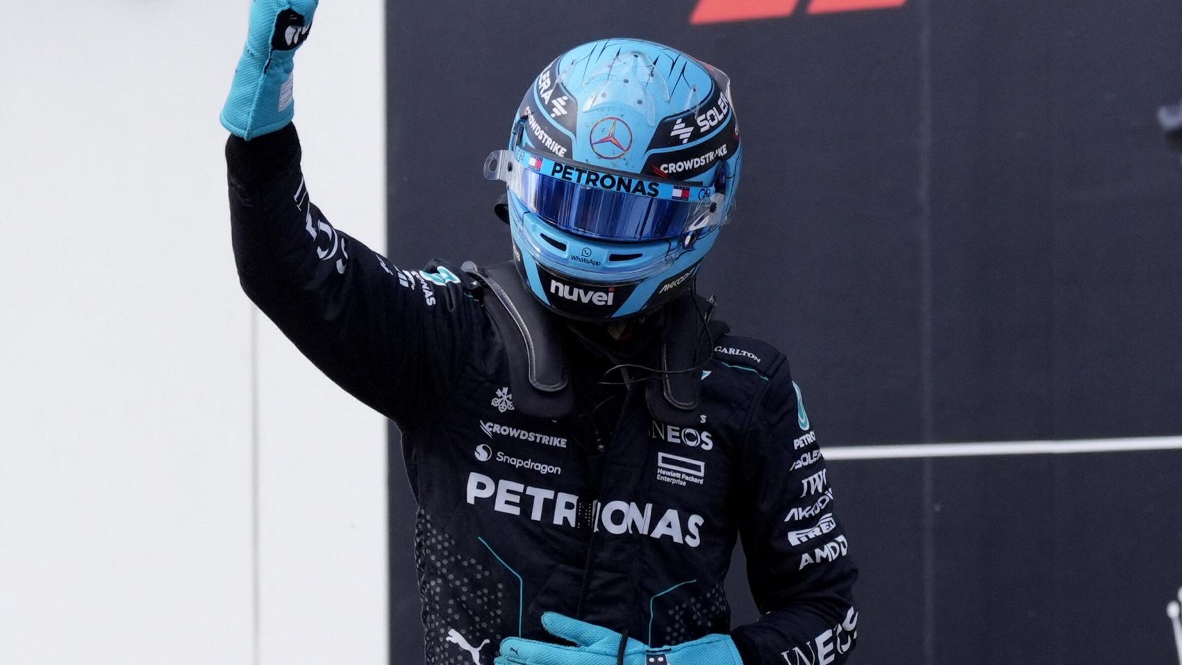 Russell celebra la pole en Canadá.