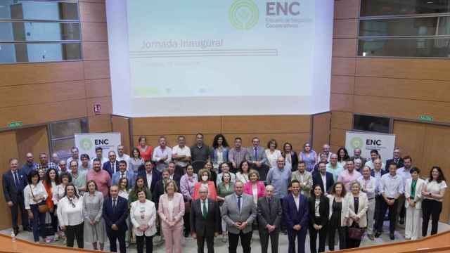 Participantes en la jornada inaugural de la Escuela de Negocios Cooperativos.