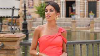Imágenes del día en Castilla-La Mancha: Rocío Camacho deslumbra en Sevilla con su outfit de invitada