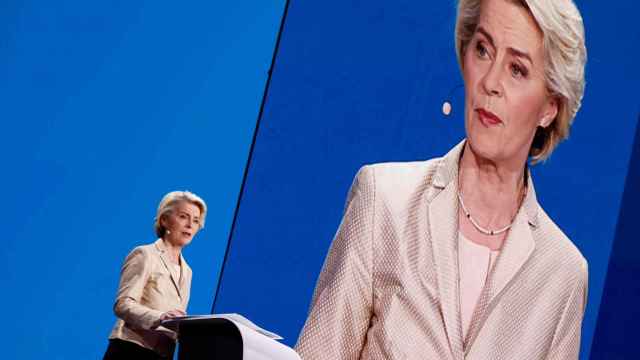 La presidenta de la Comisión, Ursula von der Leyen, durante su comparecencia en la Eurocámara tras conocerse el resultado electoral