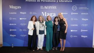 Las seis premiadas, minutos antes de recibir el galardón Maga de Magas.