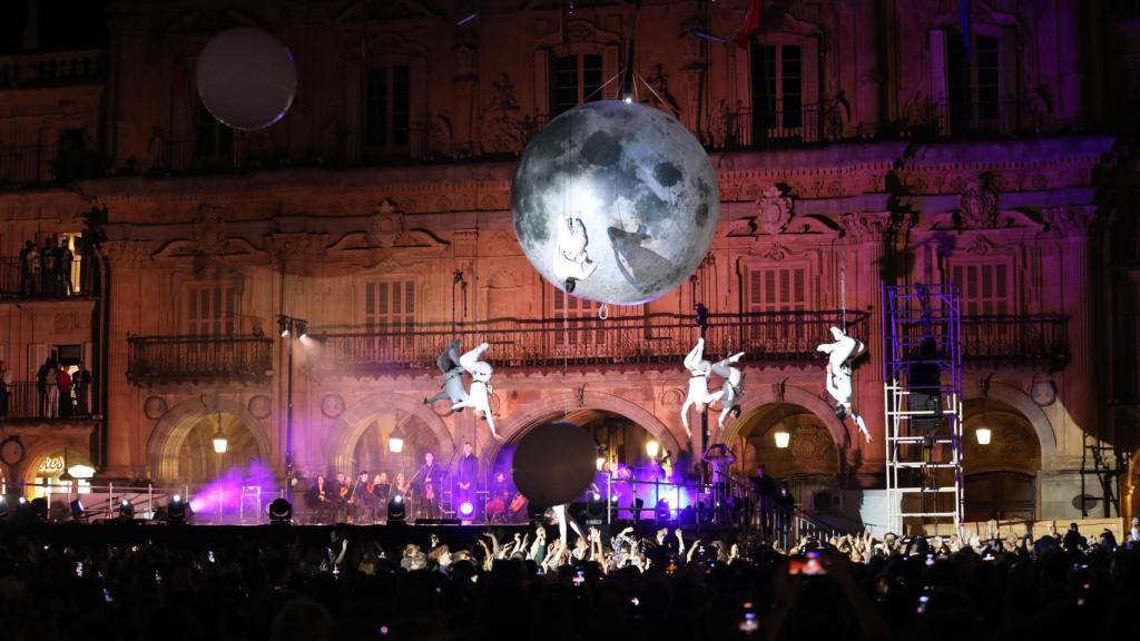 'Sylphes' deslumbra en la Plaza Mayor de Salamanca con el FÀCYL