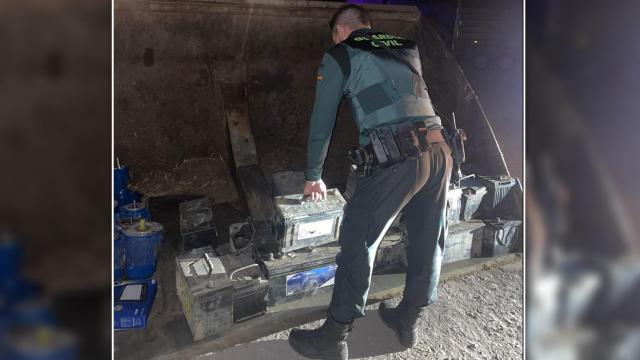 La Guardia Civil con las herramientas sustraídas