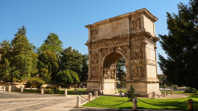 Ni el de Constantino ni el de Tito, este es el arco de triunfo romano mejor conservado del mundo