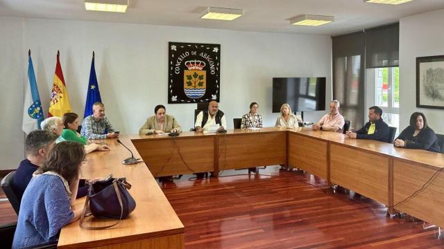 Imagen de archivo de un pleno municipal de Abegondo