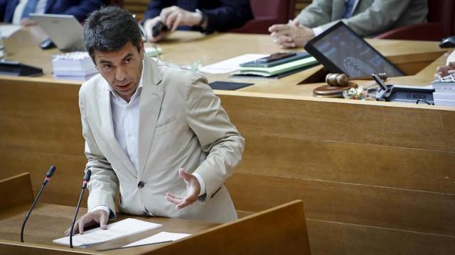 El presidente de la Generalitat Valenciana, Carlos Mazón, este jueves en las Cortes Valencianas