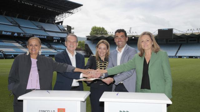 Firma del convenio para la reforma de la grada de Gol en Balaídos.