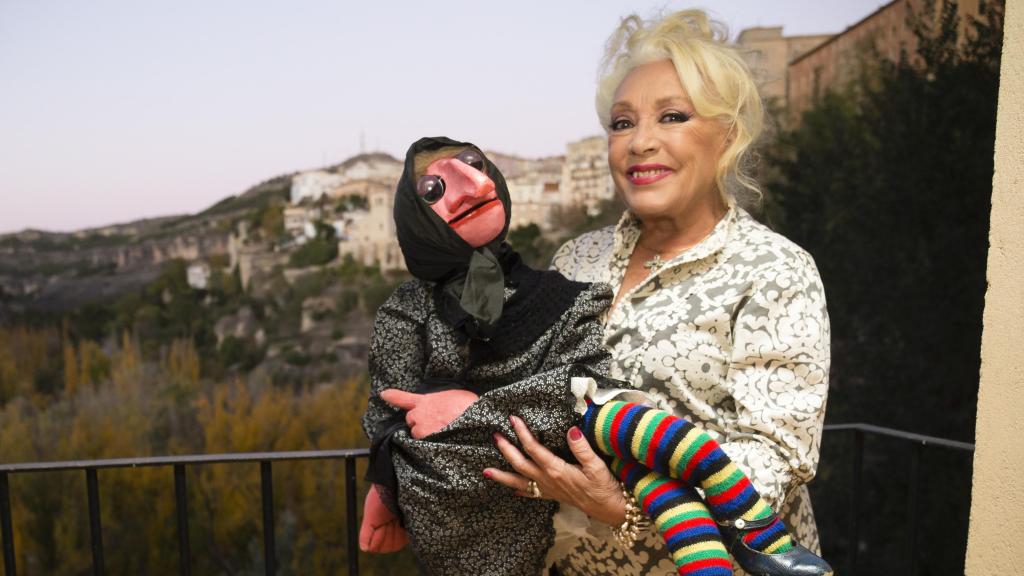 Mari Carmen posando en un reportaje, en Cuenca, en 2017.