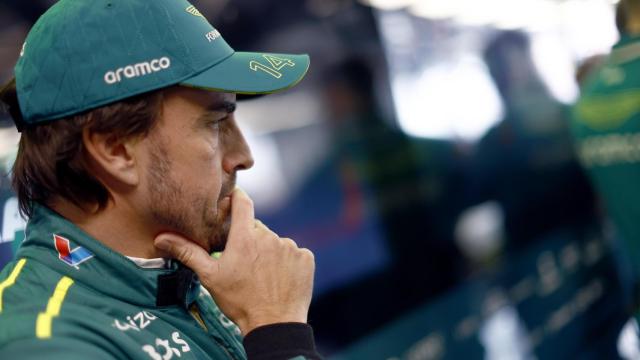 Fernando Alonso, en el box de Aston Martin en el GP de Canadá de F1