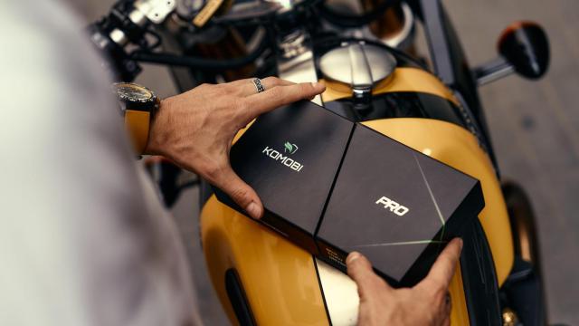 Imagen de un servicio a los moteros que presta la startup sevillana Komobi.