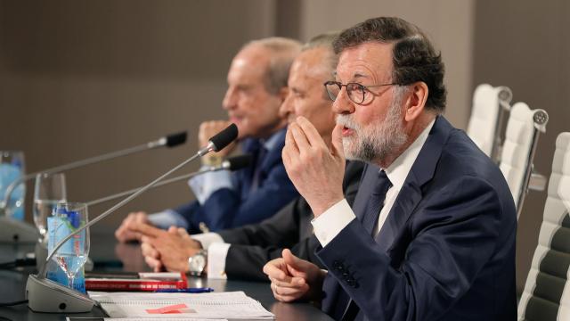 Rajoy, Hernández Mancha y José María García, este martes en la presentación del libro del expresidente de AP.