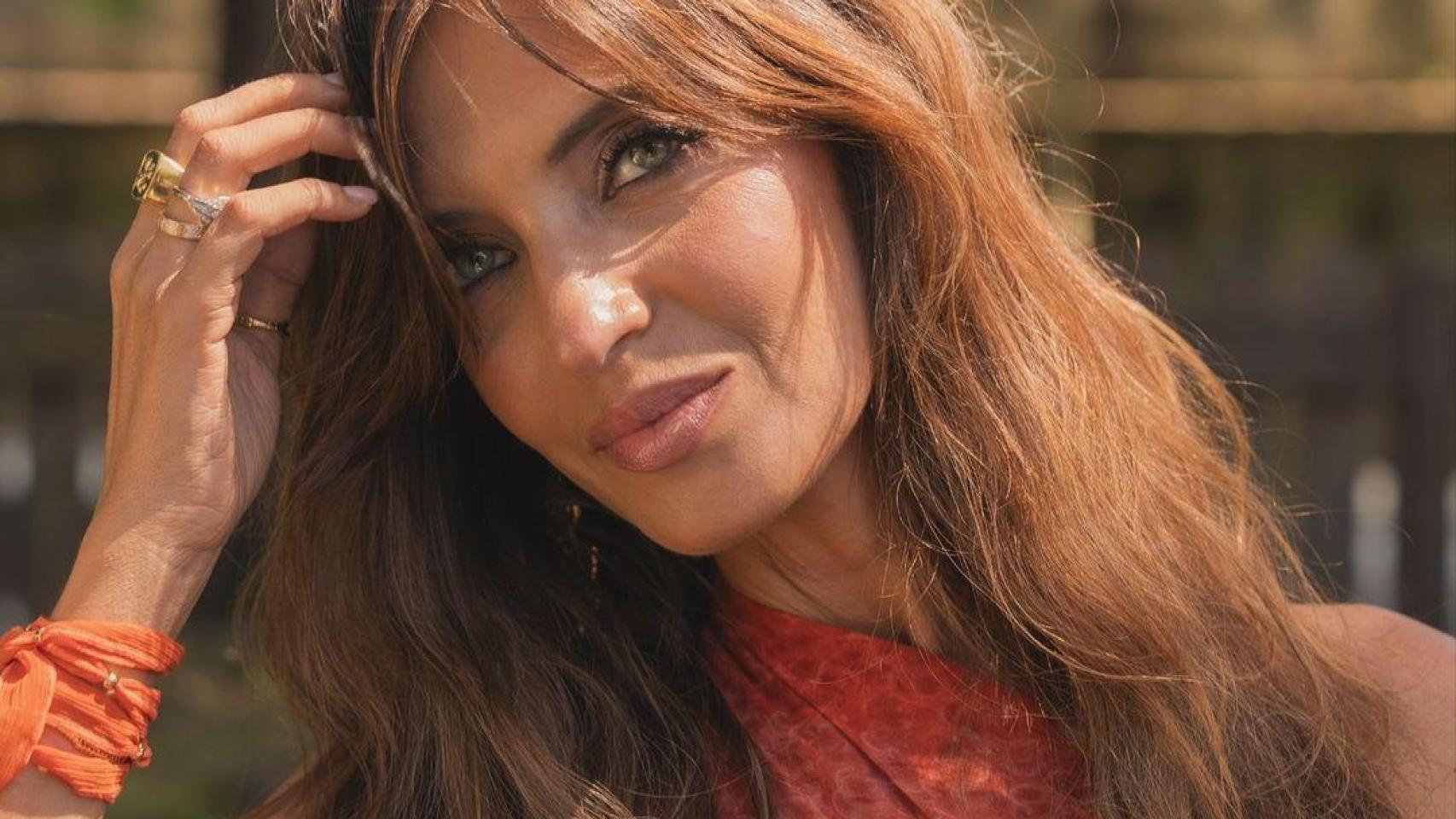 Imágenes del día: Sara Carbonero triunfa con el vestido elegido para disfrutar de una boda en Santander