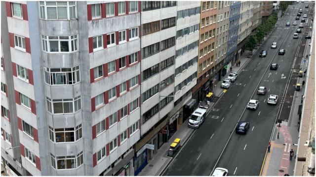 El edificio okupa de la Ronda de Nelle este martes