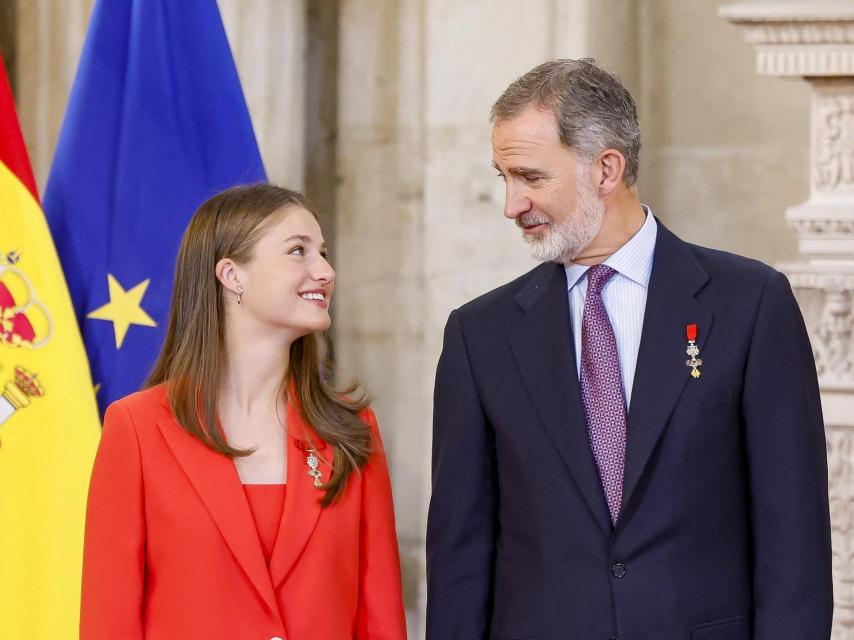 Felipe VI y Leonor durante el décimo aniversario de la proclamación de Felipe VI.