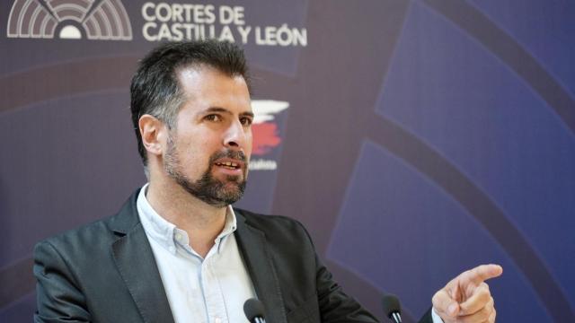 El secretario general del PSCyL y portavoz de su grupo en las Cortes, Luis Tudanca, informa en rueda de prensa