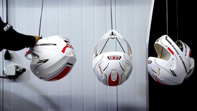 Fabricación de cascos NZI.