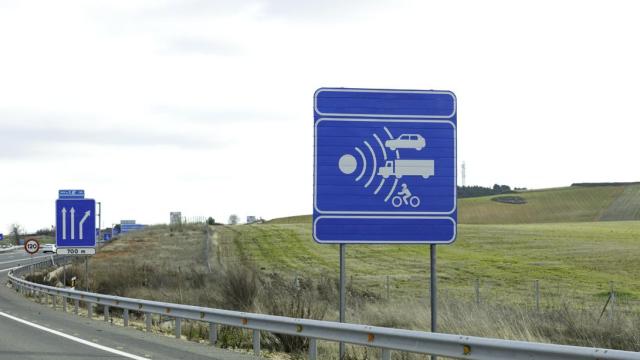 Símbolo de radar en azul.