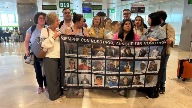 Familiares del Pitanxo ponen rumbo a Terranova.