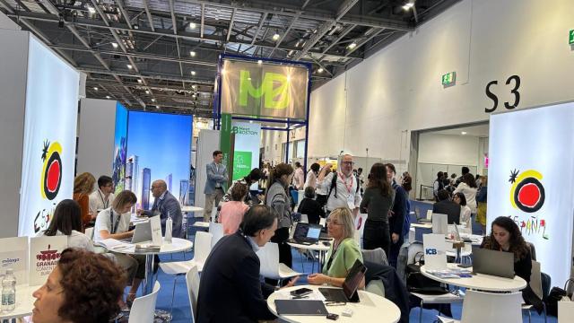 La feria de Londres que termina este jueves a la que han asistido desde Alicante.