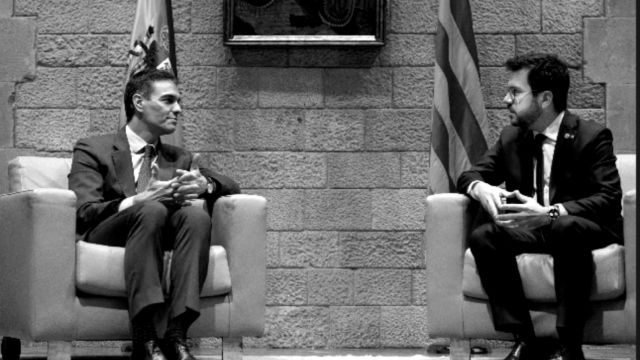El presidente del Gobierno, Pedro Sánchez (i), y el president de la Generalitat de Catalunya, Pere Aragonès (d)