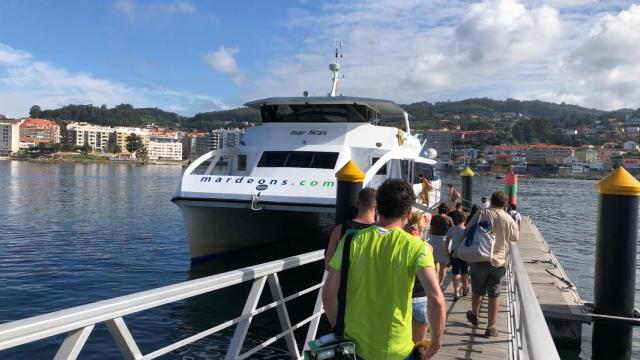 Uno de los barcos de la Naviera Mar de Ons