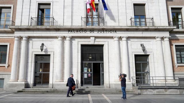 El alcalde de Olmedo, Alfonso Centeno, a su llegada a la Audiencia de Valladolid
