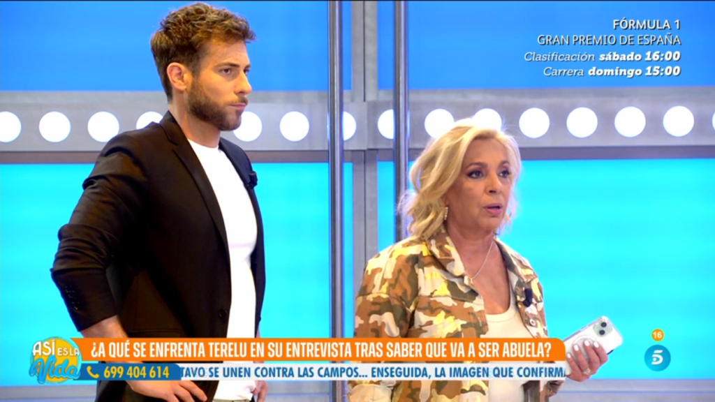 César Múñoz intenta calmar a una enfadadísima Carmen Borrego en 'Así es la vida'.