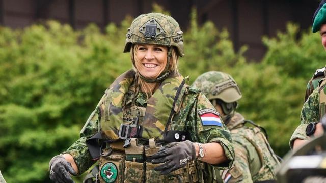 La Reina, con el Regimiento de Ingenieros.