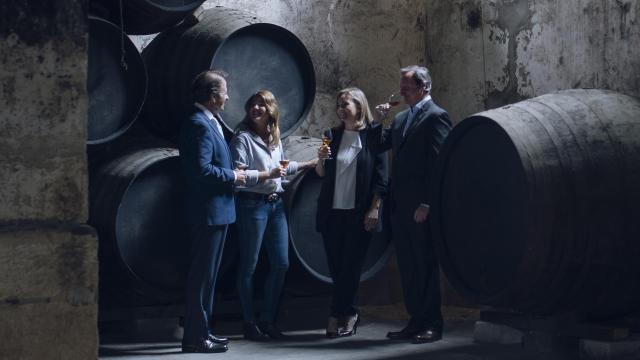 De izquierda a derecha, Fernando Terry Osborne, Carla Terry Osborne, Rocío Osborne e Ignacio Osborne Cologán, cuatro miembros de la sexta generación de la familia.