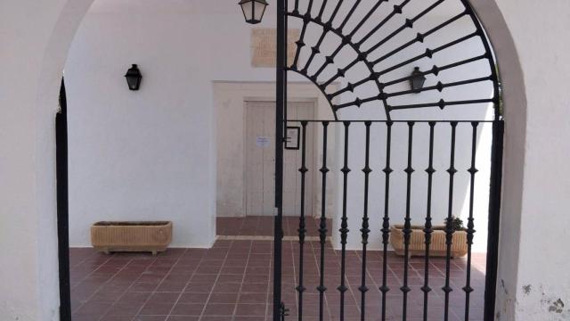 Entrada al cementerio de La Guardia.