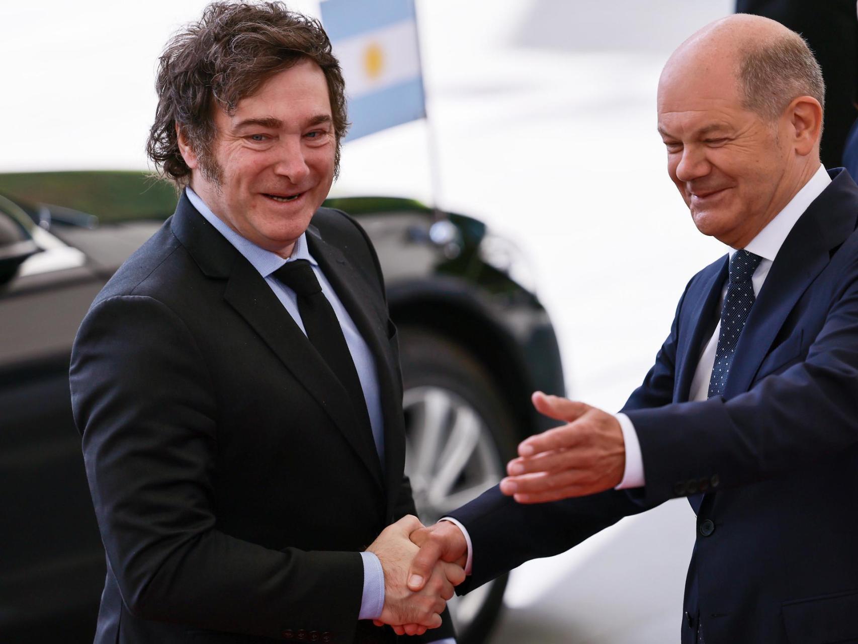El canciller alemán, Olaf Scholz, recibe en Berlín el presidente argentino, Javier Milei.