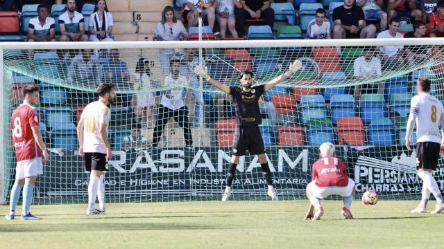 San Jonvi prende la hoguera del ascenso: el Salamanca CF ya es de Segunda RFEF