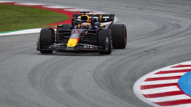 Verstappen durante la carrera en Montmeló.