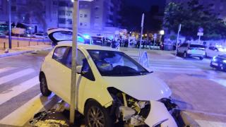 Estado en el que ha quedado el coche fugado en Málaga.