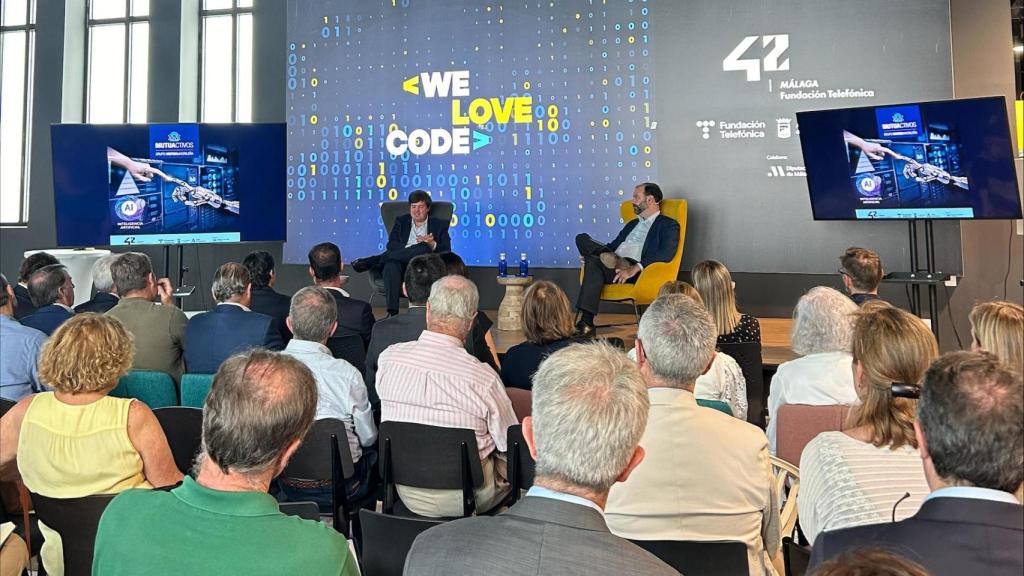 De izqda. a dcha.: Jaime de León Calleja, responsable de Tecnología de Mutuactivos, e Ignacio Dolz de Espejo, director de Soluciones de Inversión y Producto de Mutuactivos.