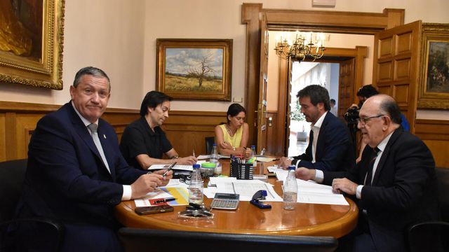 El presidente de la Diputación de Zamora, Javier Faúndez, se reúne con representantes de Somacyl