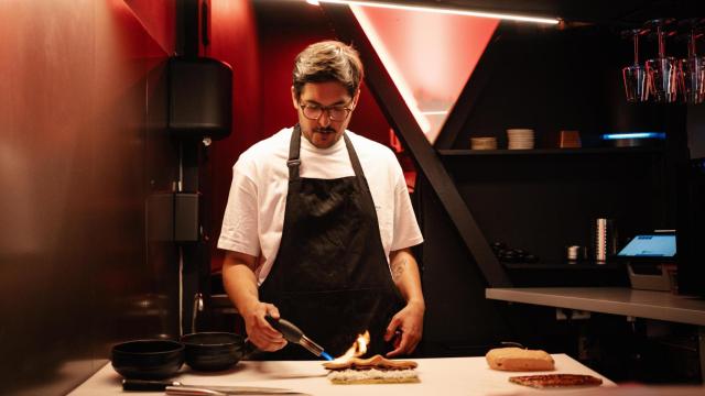 El sociólogo vegano que no prueba sus platos que tiene su restaurante de sushi en Madrid con lista de espera de 1 año