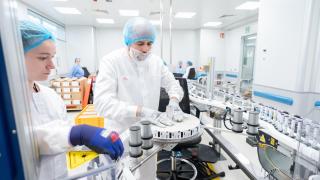 Línea de empaquetado de la planta de Lilly en Alcobendas.