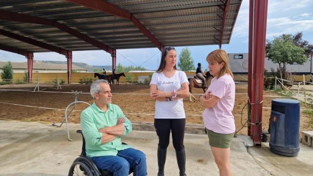 Aspaym y el centro ecuestre La Hijosa  potencian la equinoterapia