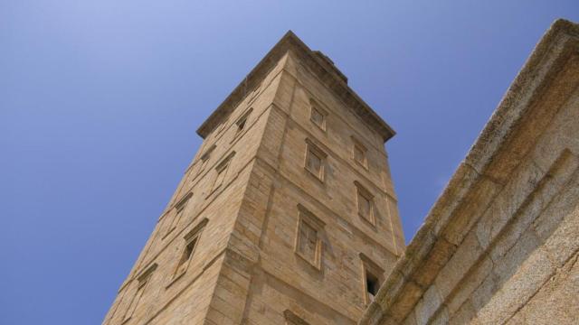 El faro en funcionamiento más antiguo del mundo es de origen romano y está en España