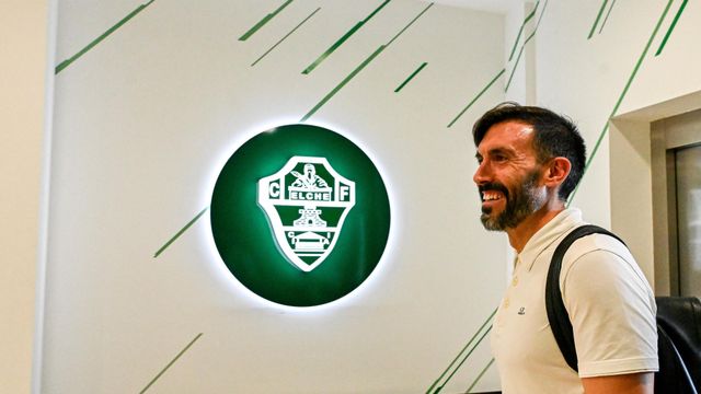 El entrenador, Eder Sarabia, en su primera rueda de prensa.