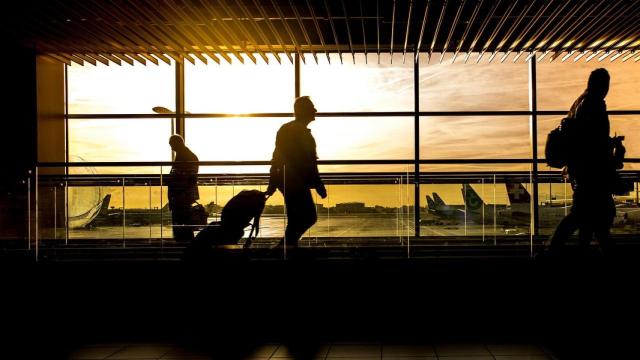 Zona de llegadas en el aeropuerto de Alicante.