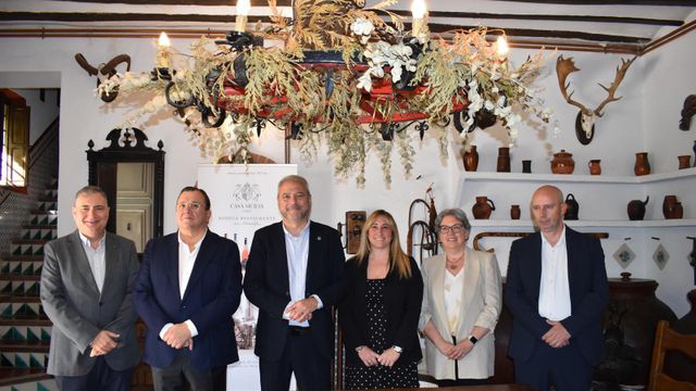 La UMH, la Bodega Casa Sicilia y Grupo Vectalia reafirman su compromiso con la educación y la cultura del vino.