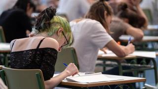 Alumnos en Selectividad.